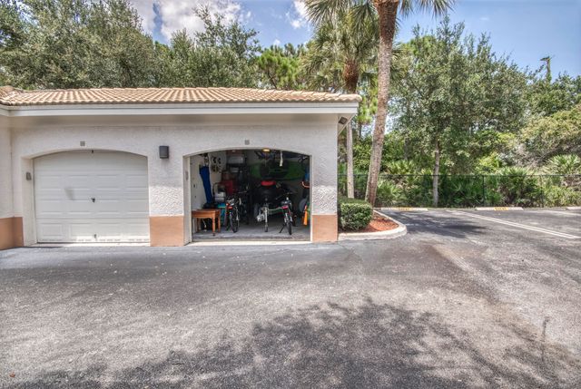 1305 Myrtlewood Circle E, Palm Beach Gardens, FL 33418