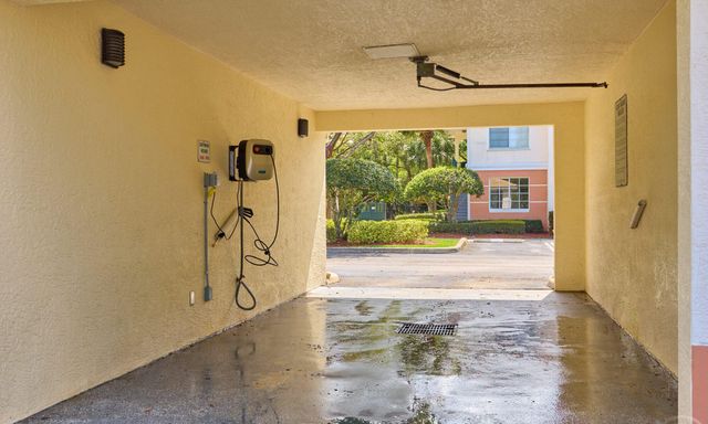 1305 Myrtlewood Circle E, Palm Beach Gardens, FL 33418