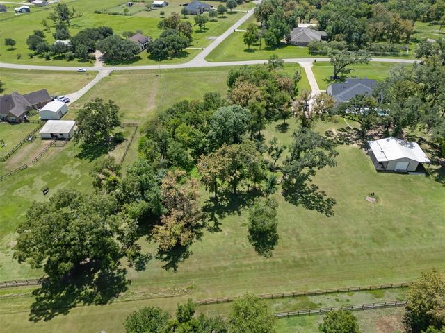 802 China Grove Drive, Rosharon, TX 77583