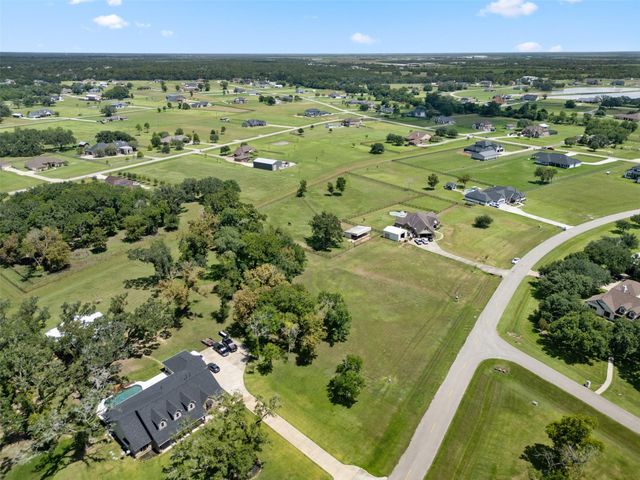802 China Grove Drive, Rosharon, TX 77583