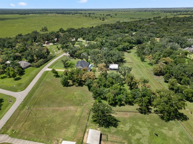 802 China Grove Drive, Rosharon, TX 77583