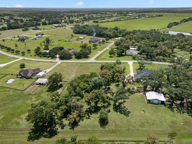 802 China Grove Drive, Rosharon, TX 77583