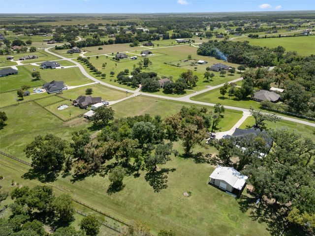 802 China Grove Drive, Rosharon, TX 77583