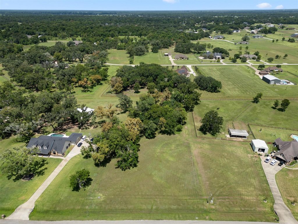 802 China Grove Drive, Rosharon, TX 77583