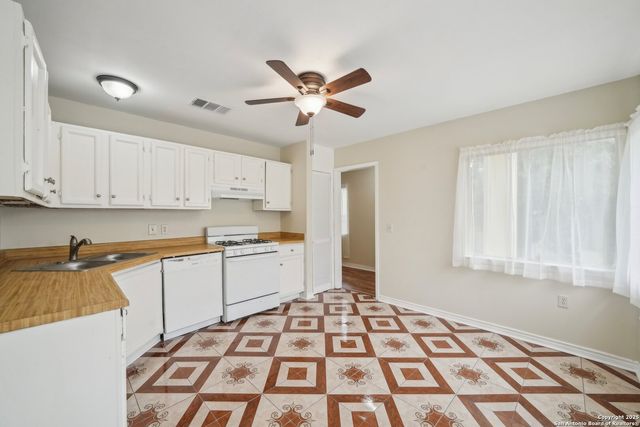 9418 Points Edge, San Antonio, TX 78250
