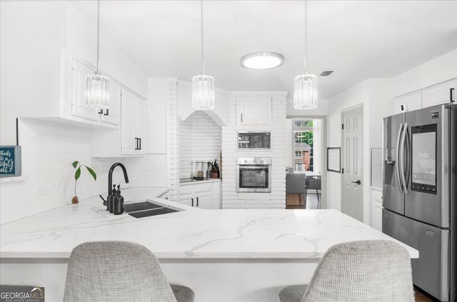 11285 Vedrines Drive, Johns Creek, GA 30022
