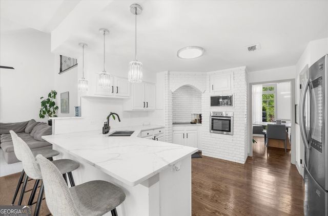 11285 Vedrines Drive, Johns Creek, GA 30022