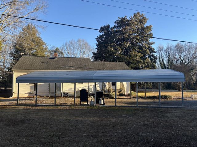 2358 W Croft Circle, Spartanburg, SC 29302