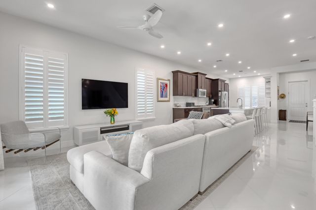 5065 Grandiflora Road, Palm Beach Gardens, FL 33418
