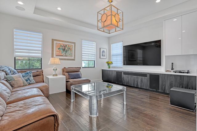 5065 Grandiflora Road, Palm Beach Gardens, FL 33418