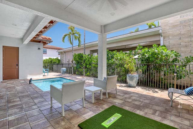 5065 Grandiflora Road, Palm Beach Gardens, FL 33418