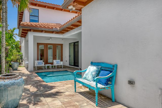 5065 Grandiflora Road, Palm Beach Gardens, FL 33418