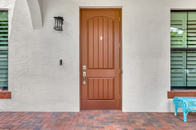 5065 Grandiflora Road, Palm Beach Gardens, FL 33418