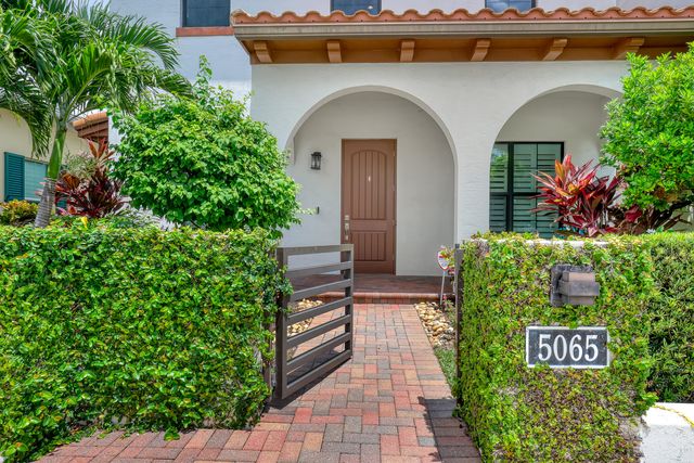 5065 Grandiflora Road, Palm Beach Gardens, FL 33418