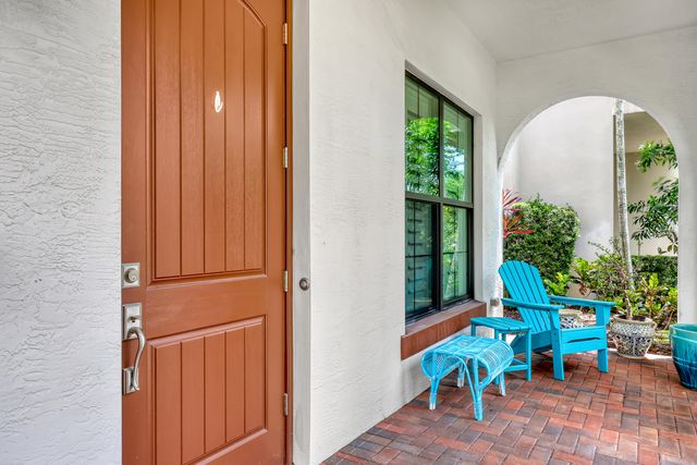 5065 Grandiflora Road, Palm Beach Gardens, FL 33418