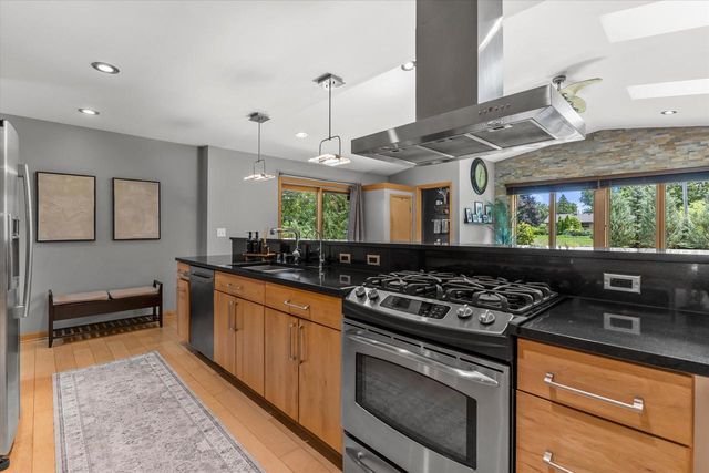 5016 S 34th STREET, Greenfield, WI 53221
