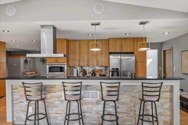 5016 S 34th STREET, Greenfield, WI 53221