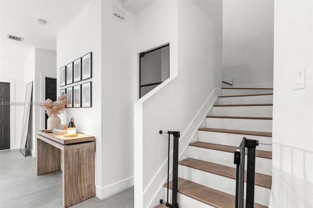 16371 SW 44th Ter, Miami, FL 33185