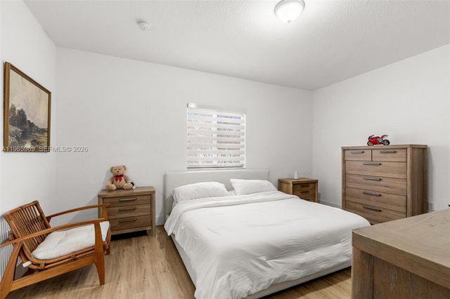 16371 SW 44th Ter, Miami, FL 33185