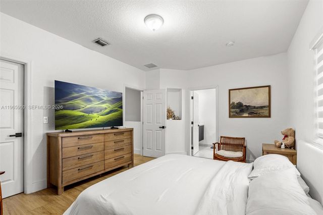 16371 SW 44th Ter, Miami, FL 33185