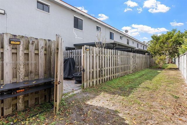 16371 SW 44th Ter, Miami, FL 33185