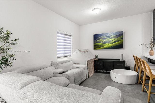 16371 SW 44th Ter, Miami, FL 33185