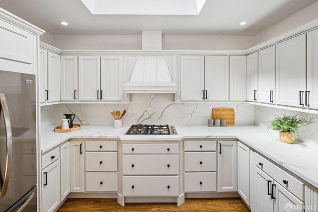 90 Entrada Court, San Francisco, CA 94127