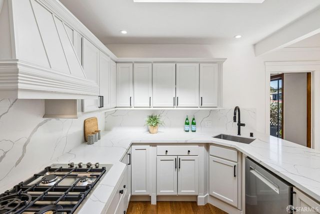 90 Entrada Court, San Francisco, CA 94127