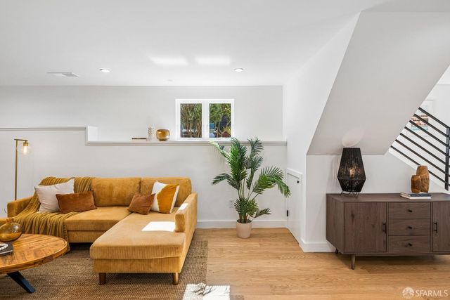 90 Entrada Court, San Francisco, CA 94127