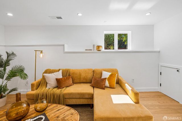 90 Entrada Court, San Francisco, CA 94127