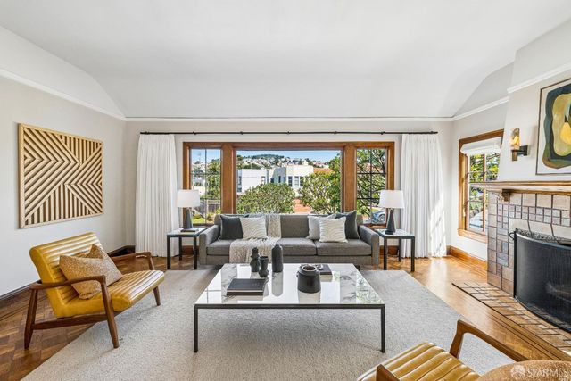 90 Entrada Court, San Francisco, CA 94127