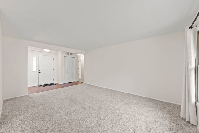 121 Newport Drive, Bolingbrook, IL 60440