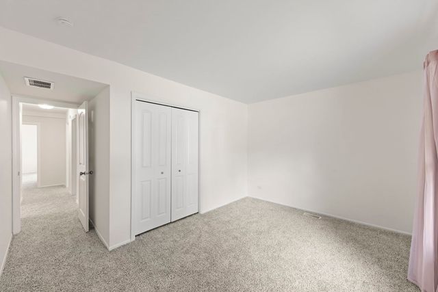 121 Newport Drive, Bolingbrook, IL 60440