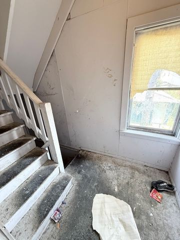 10453 S Ewing Avenue, Chicago, IL 60617