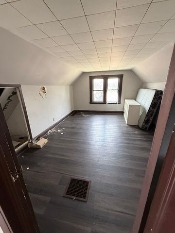 10453 S Ewing Avenue, Chicago, IL 60617