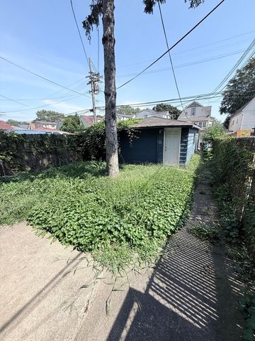 10453 S Ewing Avenue, Chicago, IL 60617