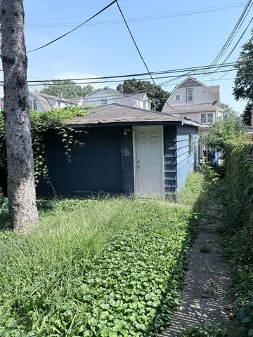 10453 S Ewing Avenue, Chicago, IL 60617