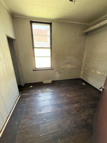 10453 S Ewing Avenue, Chicago, IL 60617