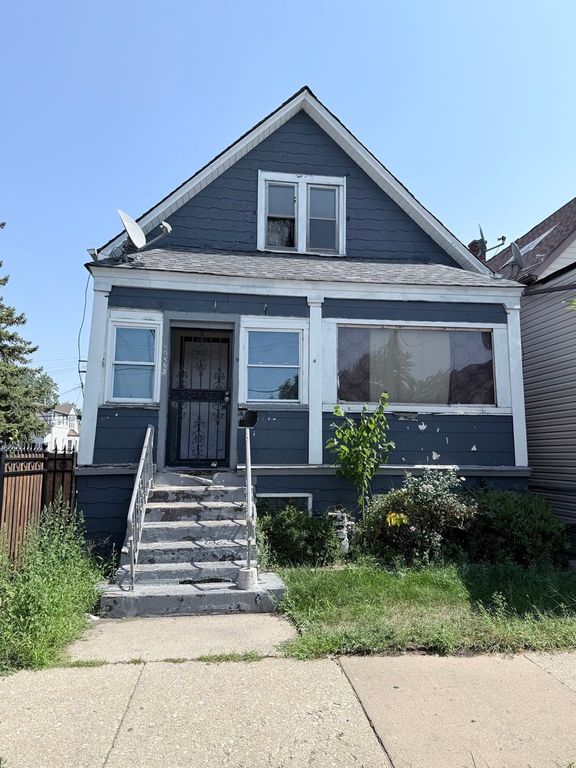 10453 S Ewing Avenue, Chicago, IL 60617