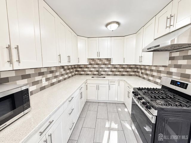 21 Lake Avenue 1A, East Brunswick, NJ 08816