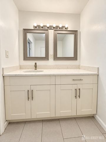 21 Lake Avenue 1A, East Brunswick, NJ 08816
