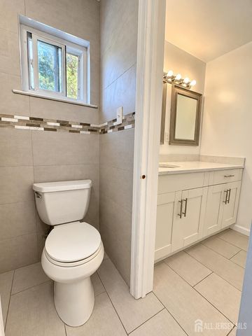 21 Lake Avenue 1A, East Brunswick, NJ 08816