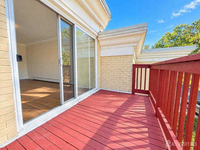 21 Lake Avenue 1A, East Brunswick, NJ 08816