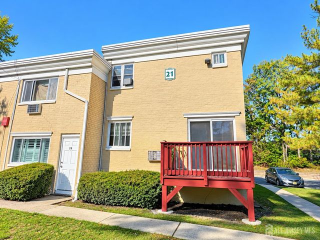 21 Lake Avenue 1A, East Brunswick, NJ 08816