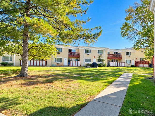 21 Lake Avenue 1A, East Brunswick, NJ 08816
