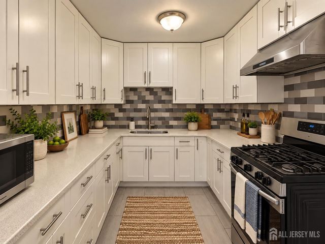 21 Lake Avenue 1A, East Brunswick, NJ 08816