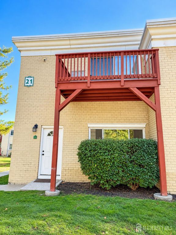 21 Lake Avenue 1A, East Brunswick, NJ 08816