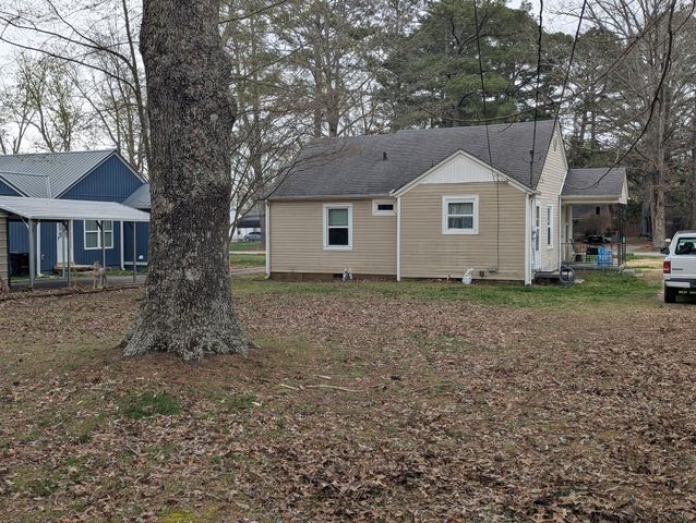 705 Circle Dr, Tullahoma, TN 37388