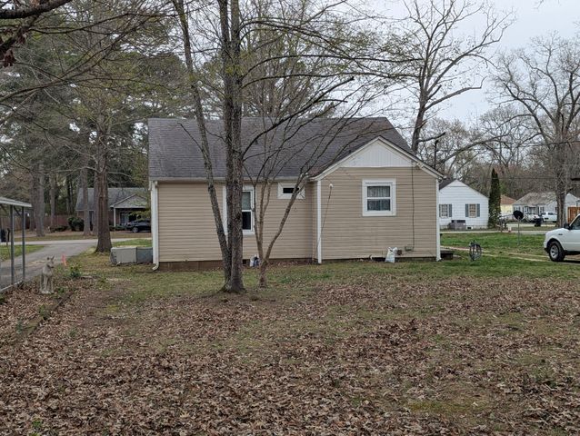 705 Circle Dr, Tullahoma, TN 37388