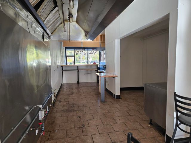 5858 N Lincoln Avenue, Chicago, IL 60659